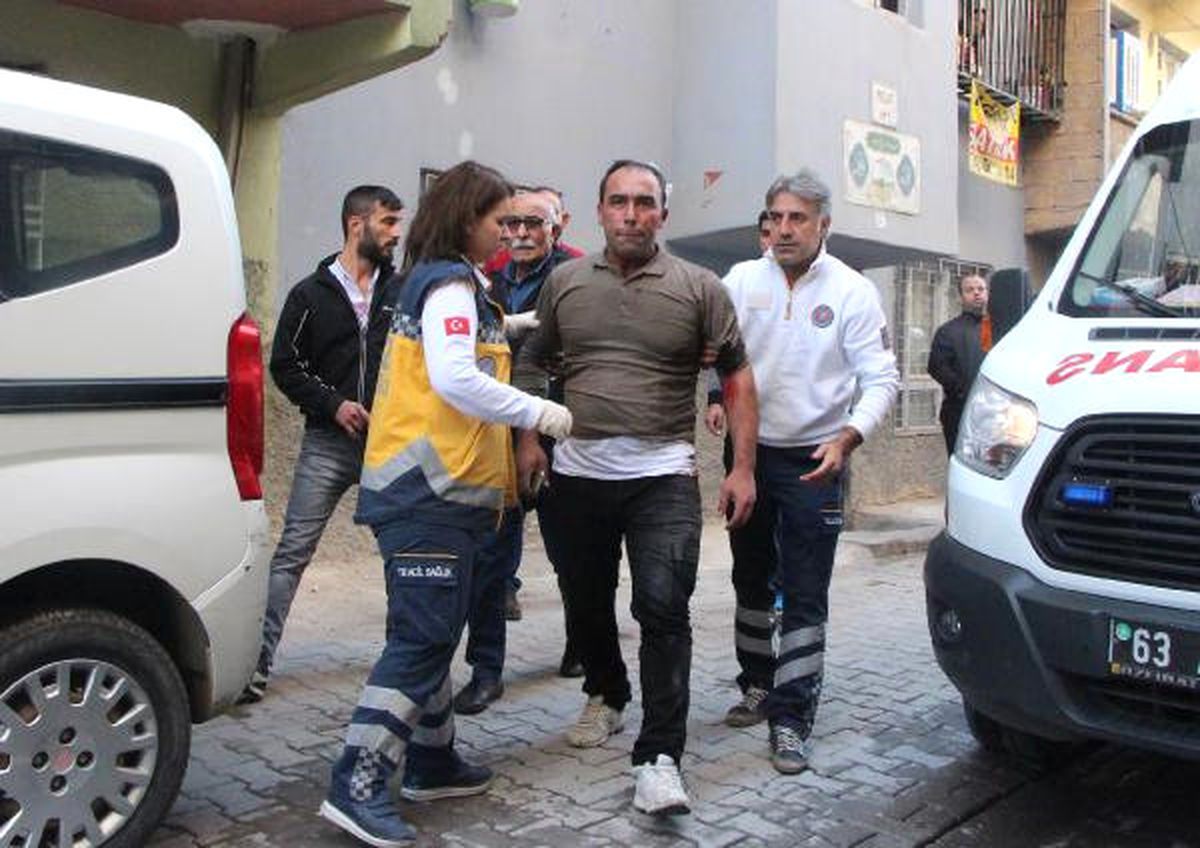Şanlıurfa\'da Sürücülerin Yol Kavgası: 2 Yaralı