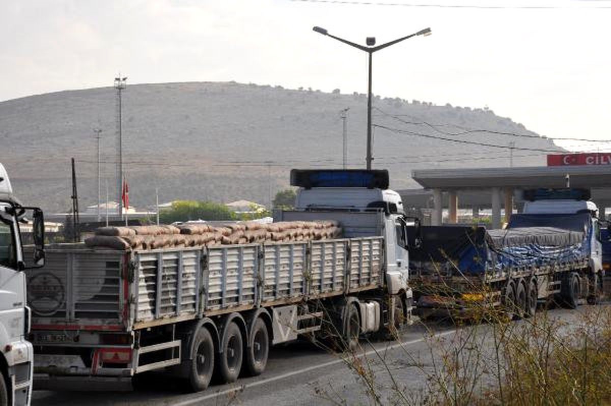 Suriye\'ye Demir ve Çimento Sevkiyatı Başladı