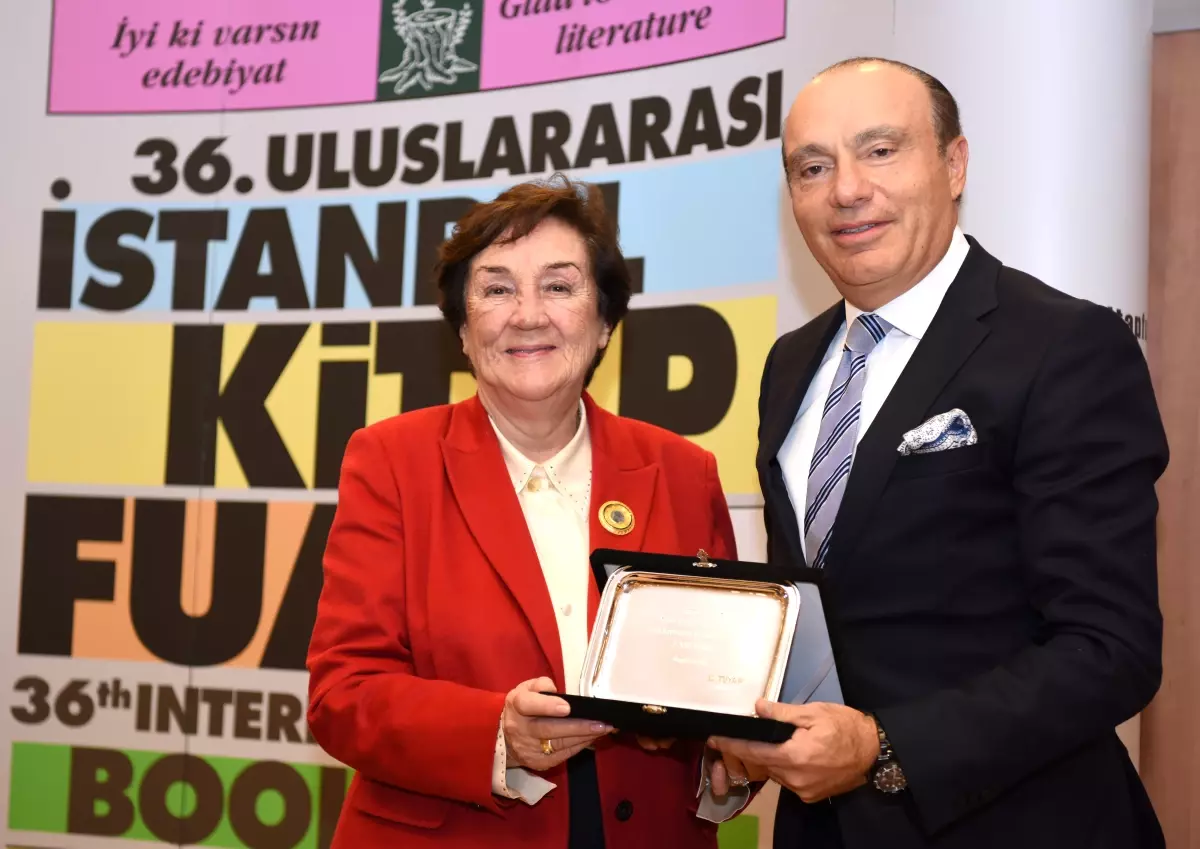 TÜYAP Kültür Fuarları Onur Ödülleri Sahiplerini Buldu