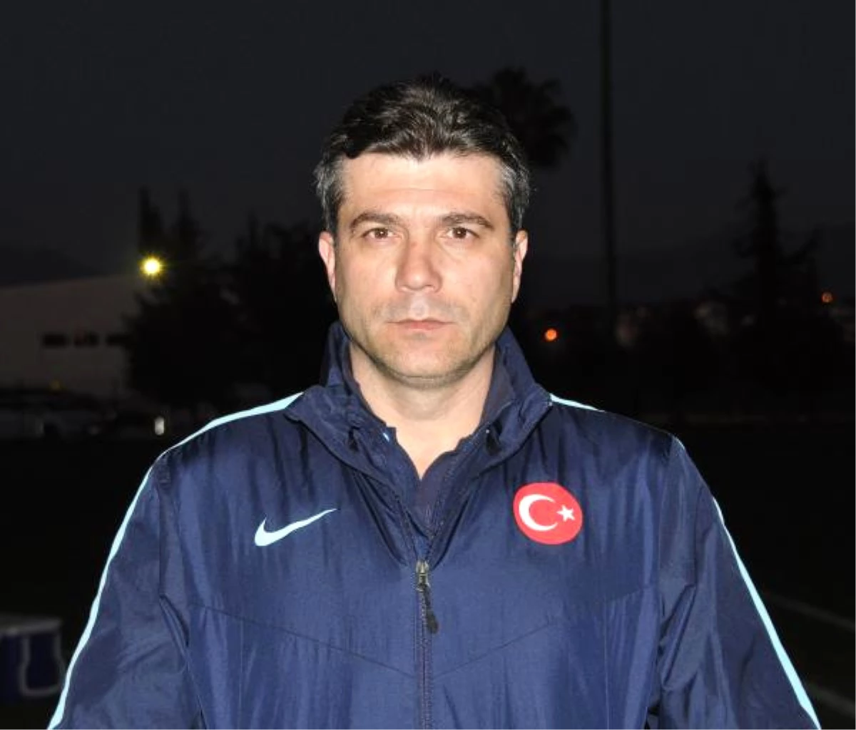 U19 Futbol Milli Takımı Teknik Direktörü İnceefe: "Gruptan Çıkmak İstiyoruz"