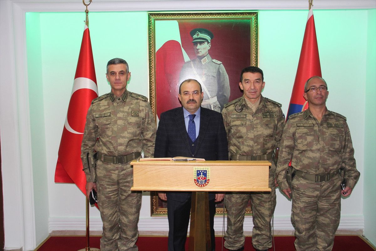 Vali Ustaoğlu, Mehmetçiği Ziyaret Etti