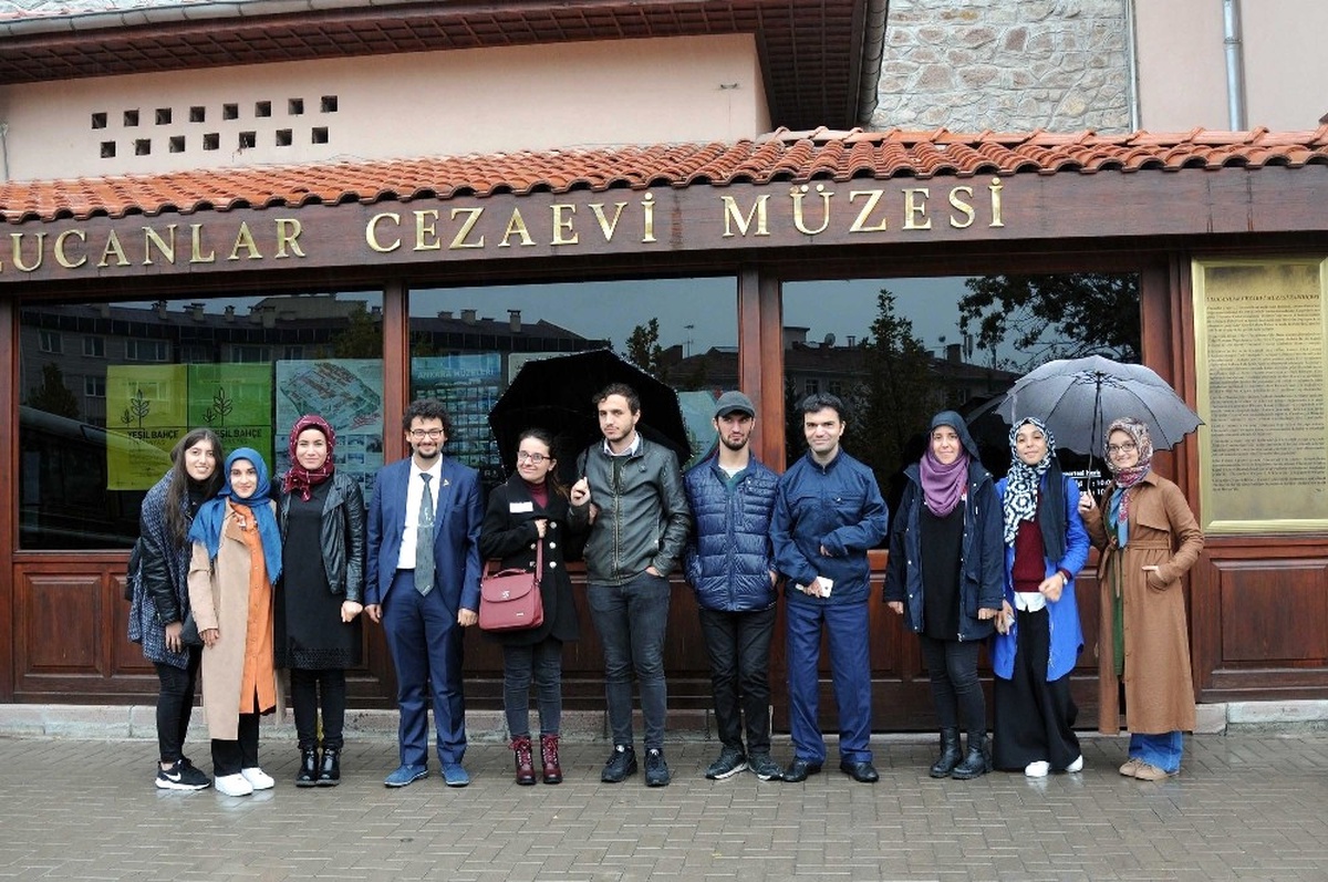 Yenimahalle\'den Engelsiz Ktü Kulübü Öğrencilerine Jest