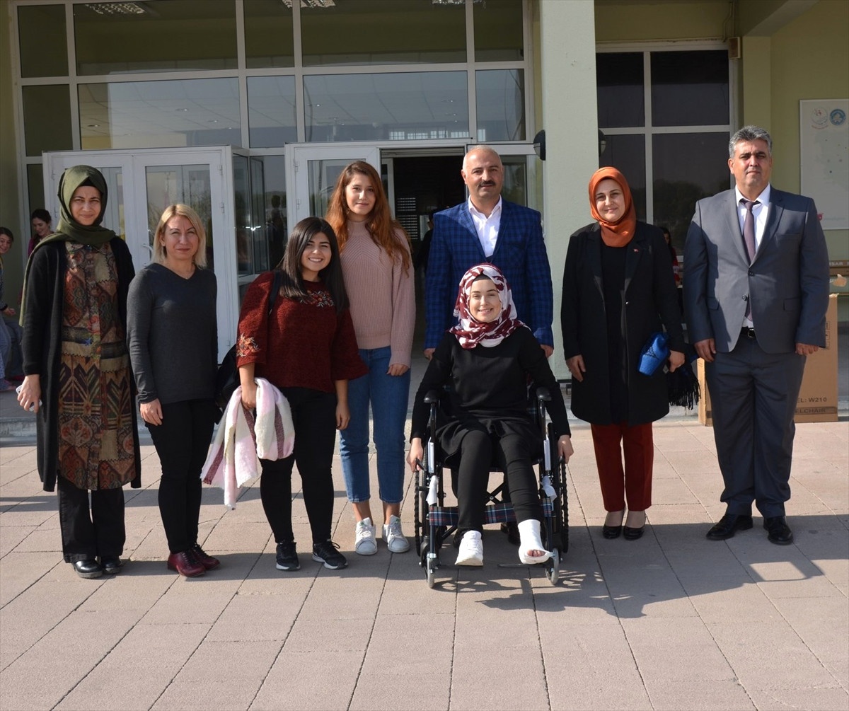 Yürümekte Zorlanan Meryem Tekerlekli Sandalyesine Kavuştu
