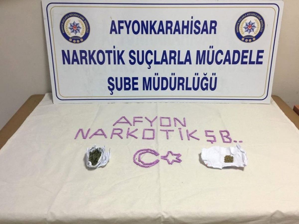 2 Şahıs Üzerinde Esrar ve 280 Adet Extacy Hapla Yakalandı