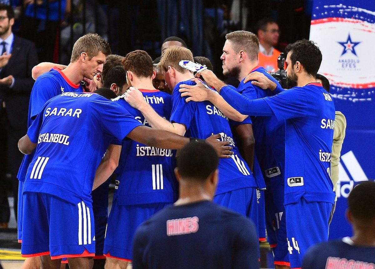 Anadolu Efes, İlk Galibiyet İçin Barcelona Deplasmanında