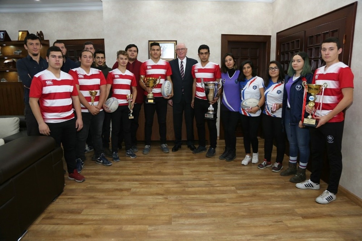 Aqua Rugby Takımı\'ndan Başkan Kurt\'a Ziyaret