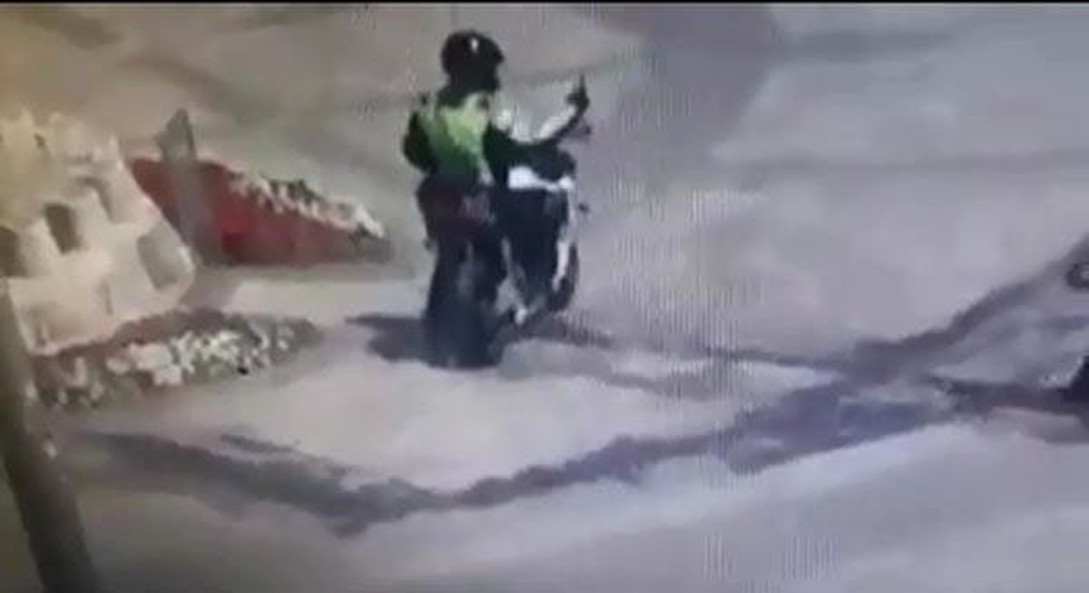 Belge Soran Polise Çarpan Motosikletli Kamerada