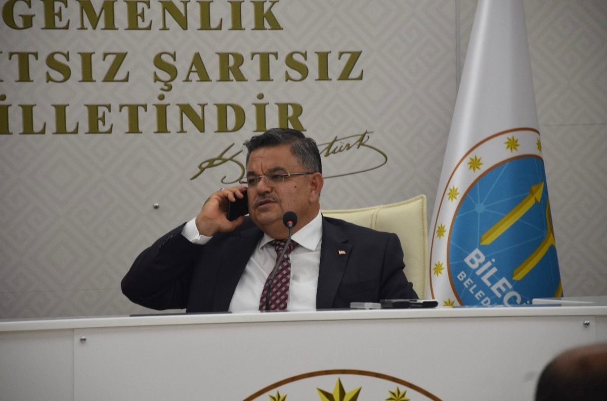 Bilecik Belediye Meclisine Ara Verdiren Telefon
