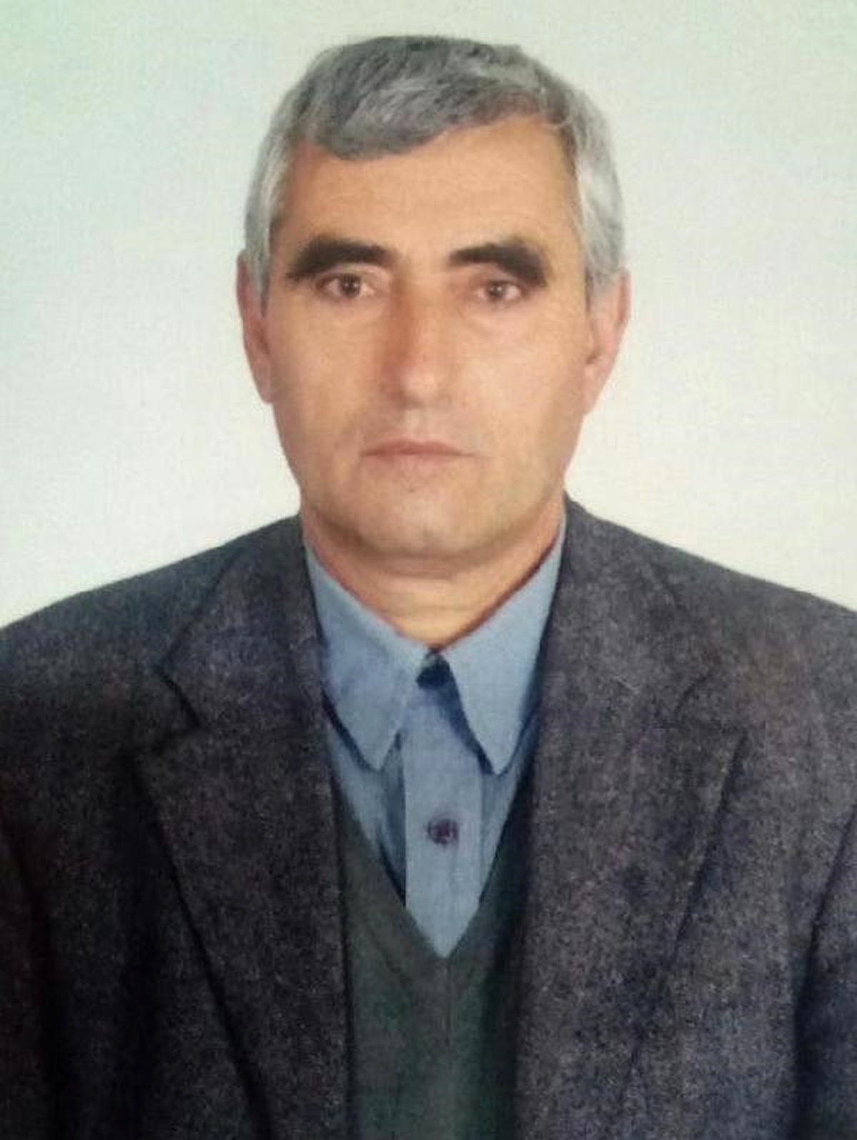 Dozerin Söktüğü Ağacın Altında Kalıp, Öldü