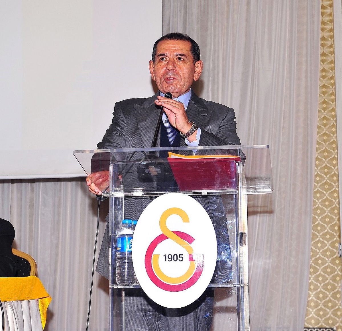 Dursun Özbek: "Yabancı Sınırı Konusunda Kısa Vadede Çözüm Üretilmesi Çok Zor"