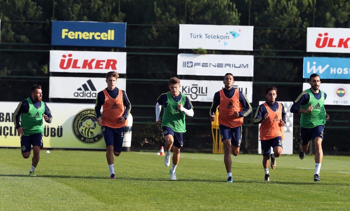 Fenerbahçe Sivasspor Mesaisini Sürdürdü