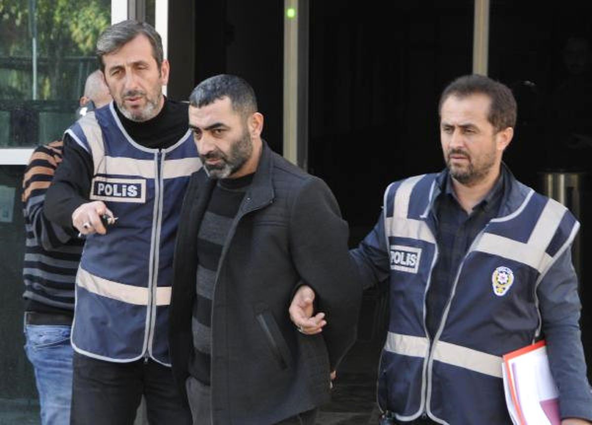 Haraç Alamadığı Taksi Durağını Kurşunladı