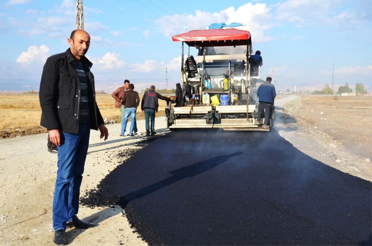 Hasköy\'de Köy Yolları Yenileniyor
