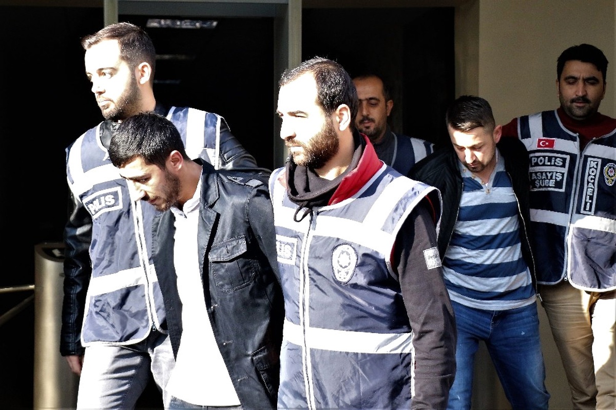 Hırsızlık İçin Otomobil Satılan Aldılar