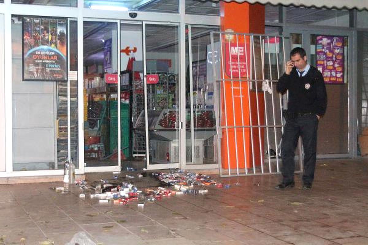 Kadıköy\'de Market Soygunu