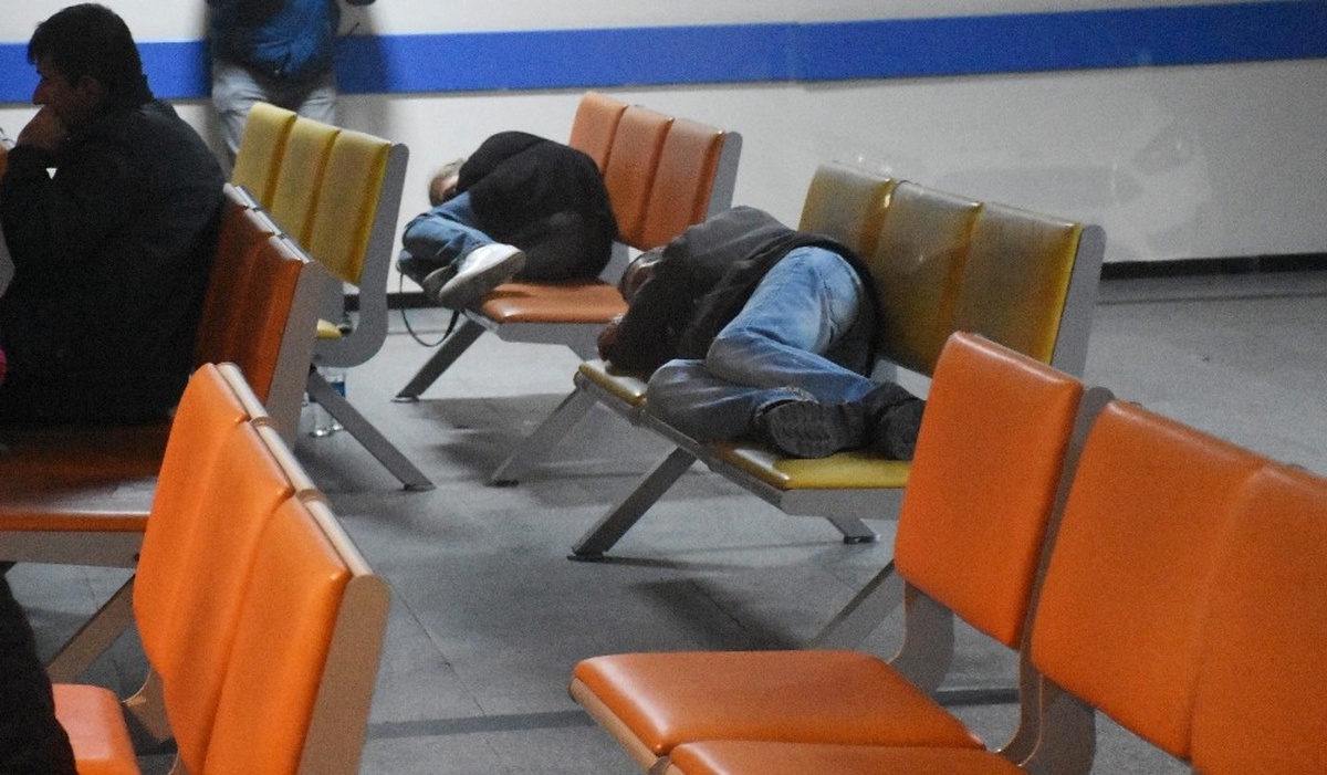 Kanser Hastanesi Yaşlı Adam ve Karısı Sokakta Kalınca, Hastanenin Acil Servisine Sığındı