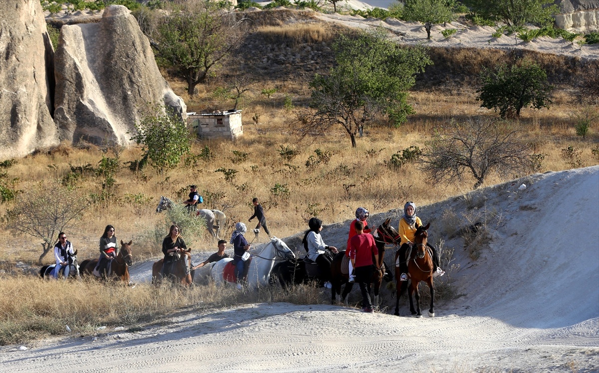 Kapadokya\'yı Ekim Ayında 205 Bin Turist Gezdi