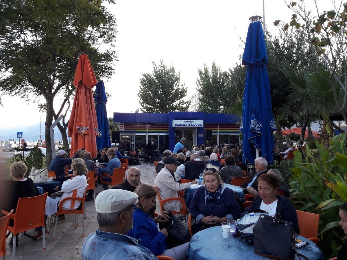 Konyaaltı Emekli Kahvesi\'nde Tsm Konseri