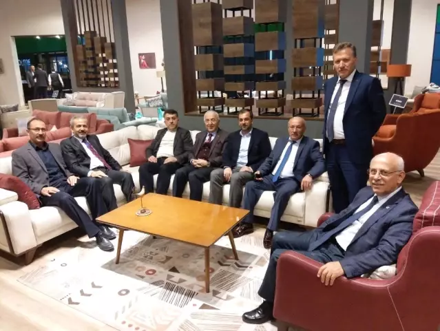 Kto Başkanı Mahmut Hiçyılmaz İstanbul Mobilya Fuarı’nı Ziyaret Etti