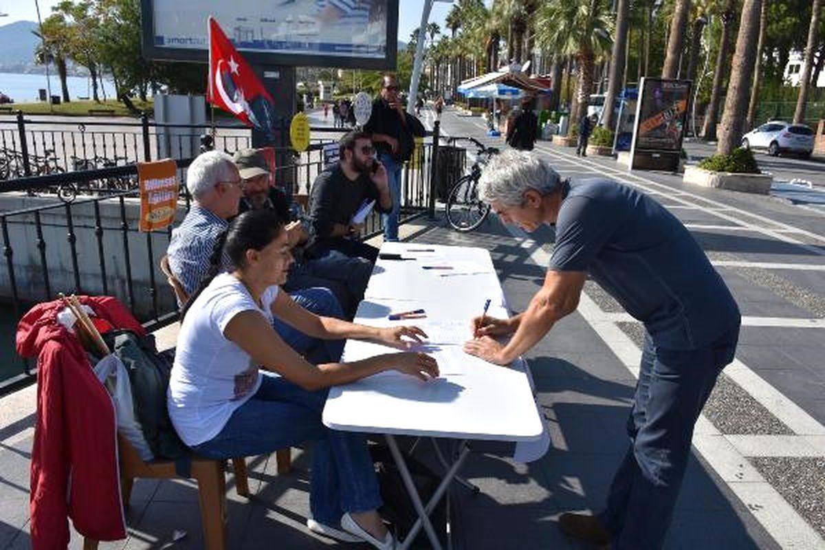 Marmaris\'te \'Özel Okula Teşvik Değil, Okuluma Ödenek\' İmza Kampanyası