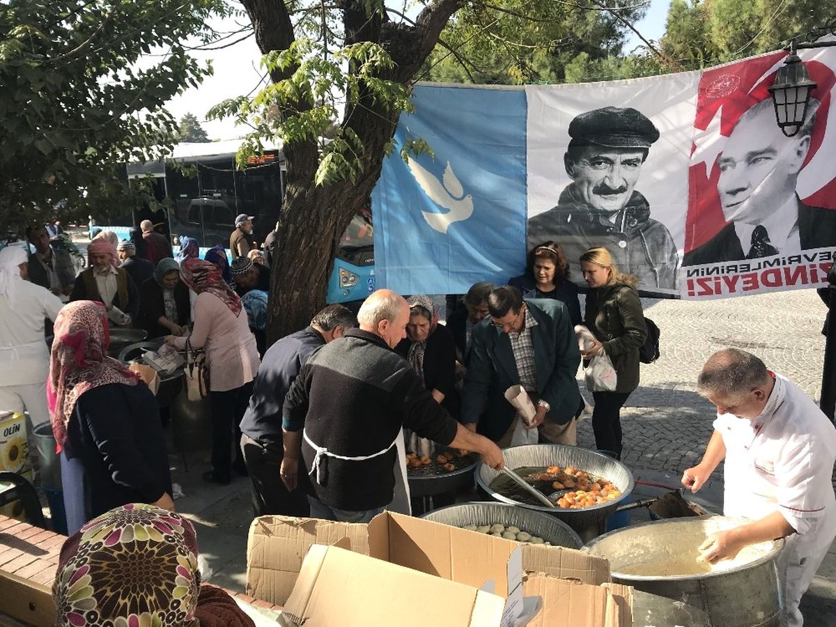 Merhum Eski Başbakan Ecevit Akhisar\'da Anıldı
