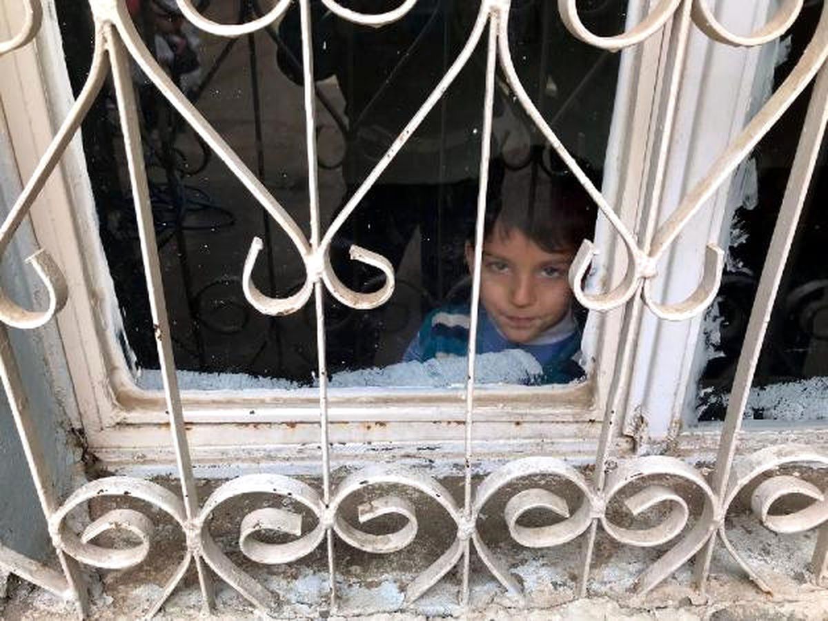Nusaybin\'de Üzerine Kapıyı Kapatan Engelliyi İtfaiye Kurtardı