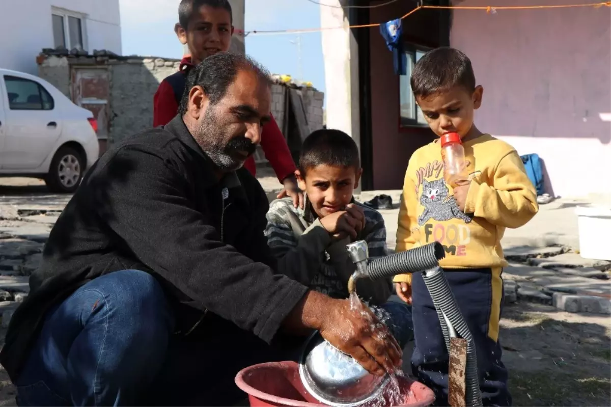 Eşi Tutuklanan Adam 4 Çocuğuyla Ortada Kaldı