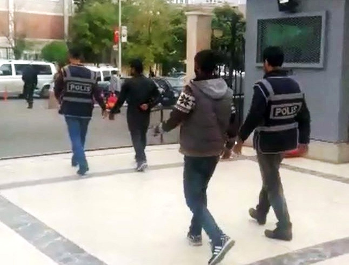 Silahlı ve Maskeli 3 Hırsız Tutuklandı