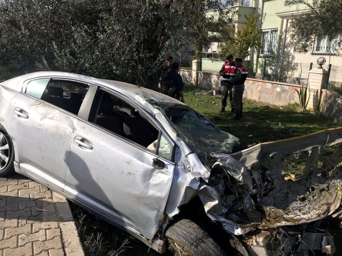 Takla Atan Araçtan Fırlayan Sürücü Hayatını Kaybetti