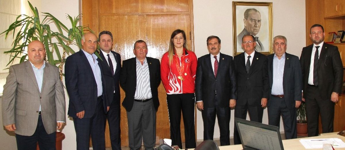 Trakya Birlik\'ten Dünya Şampiyonuna Ödül