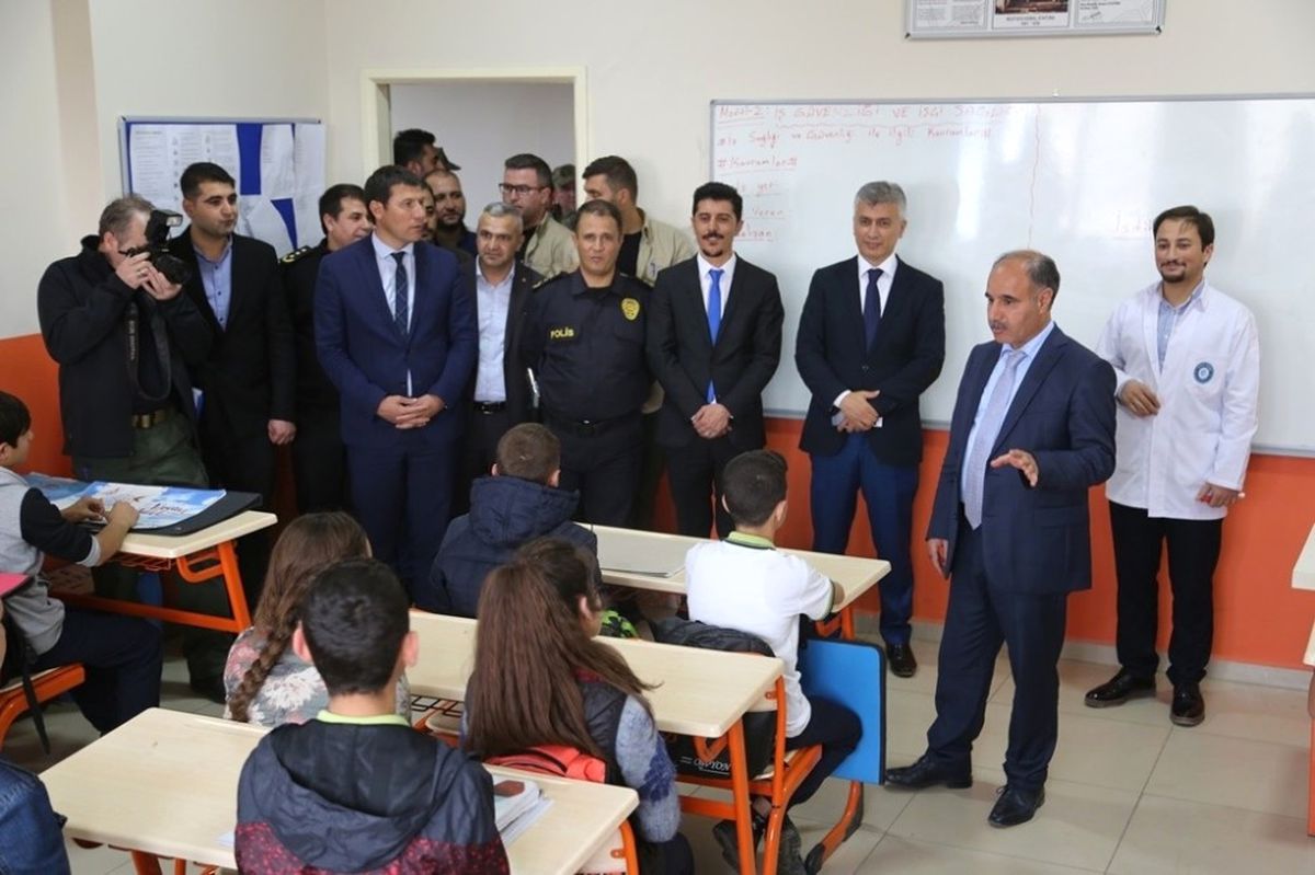 Vali Aktaş, Cizre\'de İncelemelerde Bulundu