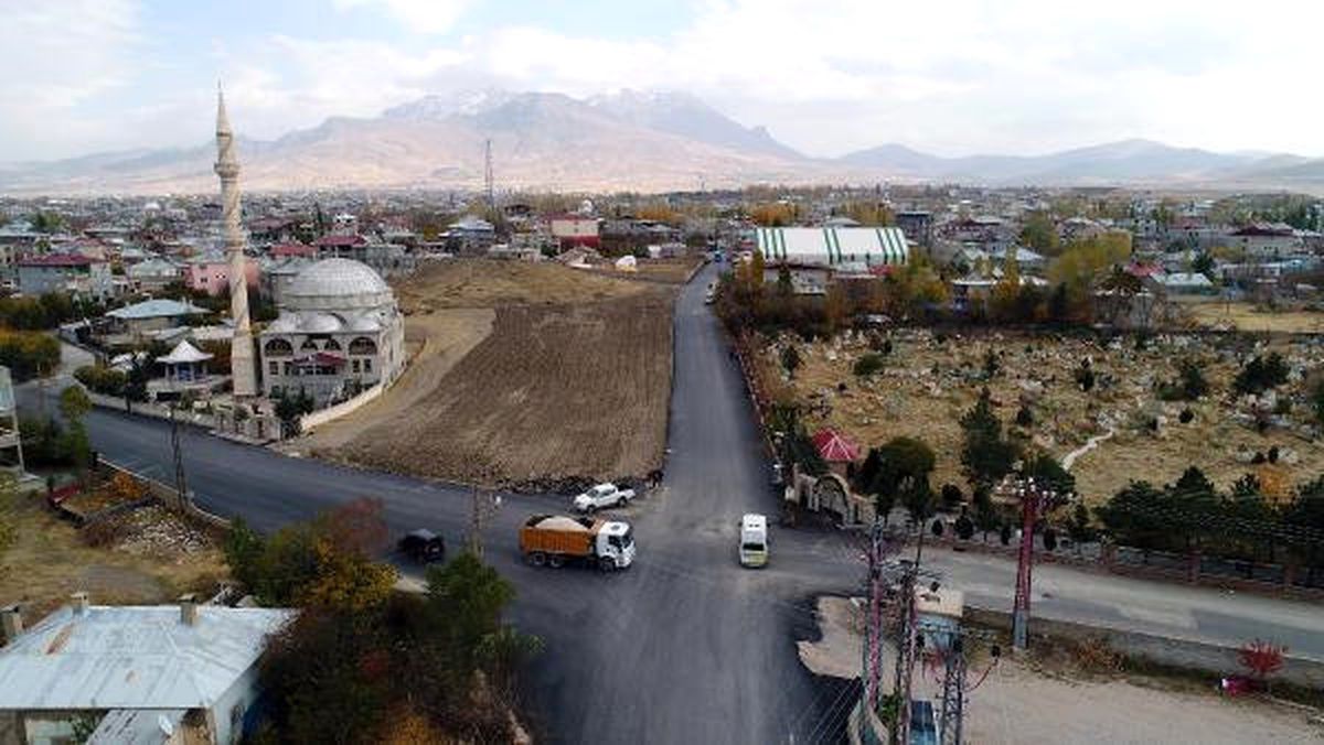 Van\'da Mahalle Yolları Asfaltlanıyor
