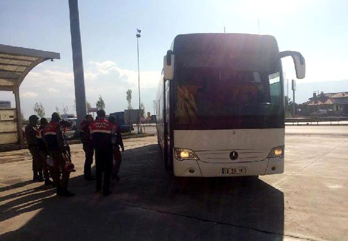 Yakalanıp Serbest Bırakılan Göçmenler, Yola Yaya Devam Etti