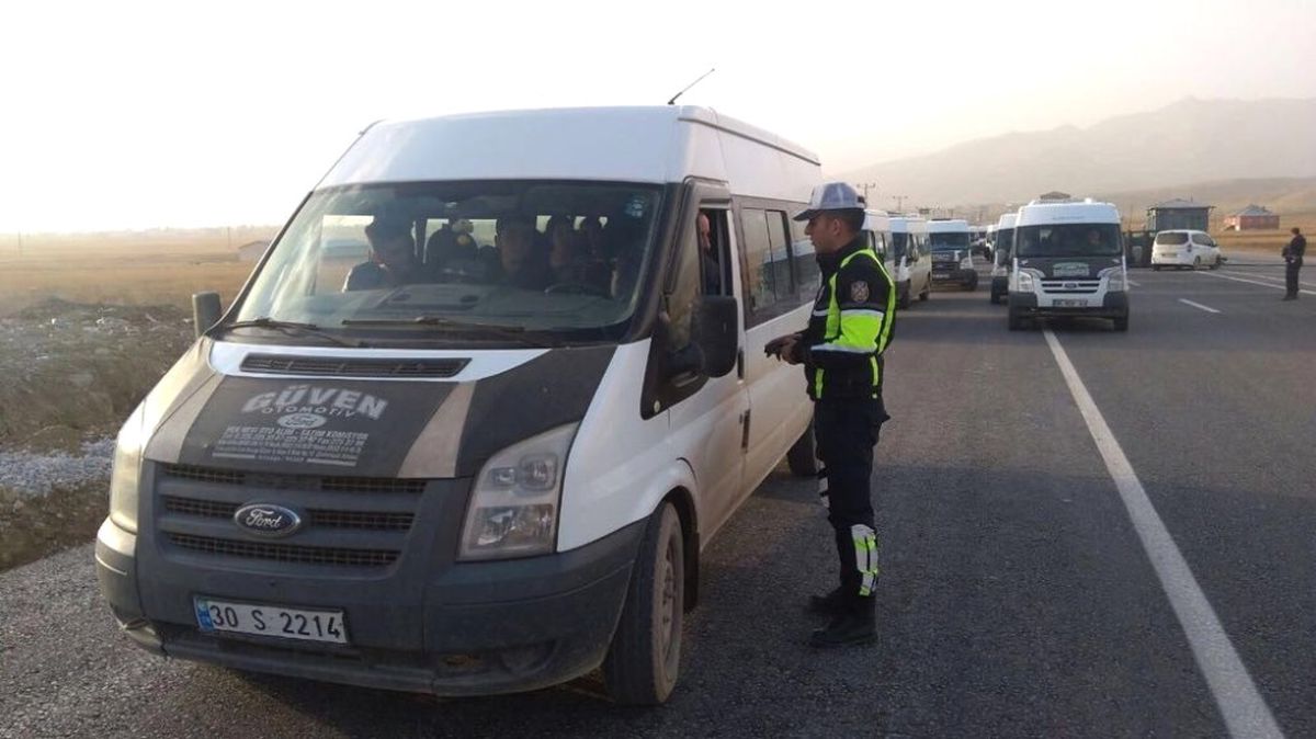 Yüksekova\'da Servis Araçları ve Okul Kantinleri Denetlendi