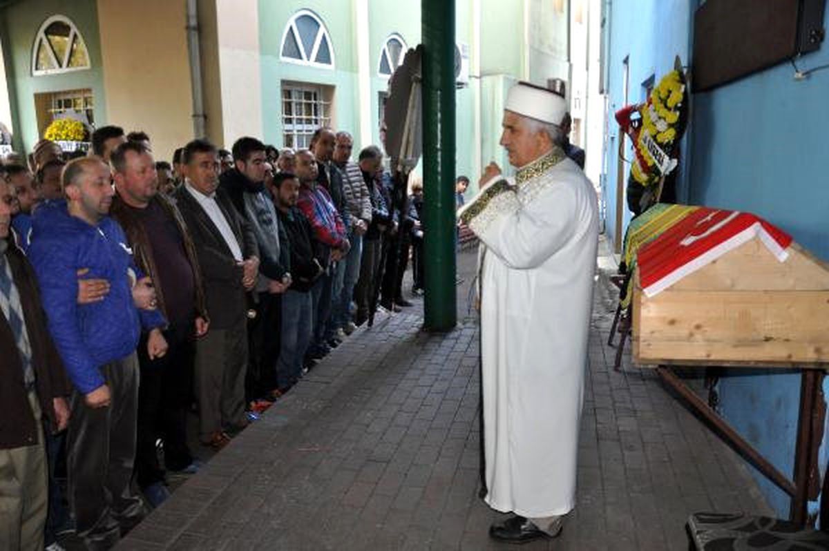 14 Yaşında Halı Sahada Kalp Krizinden Öldü (2)
