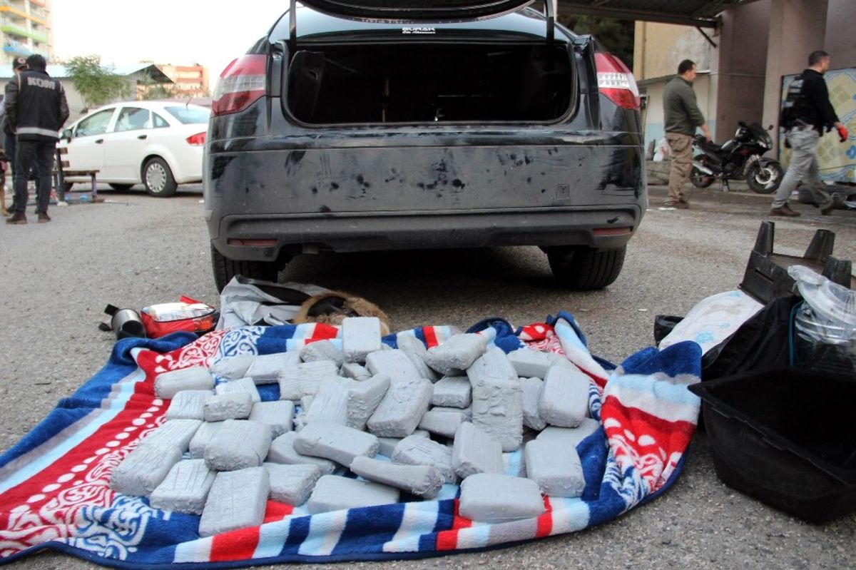 Açığa Alınan Polis 40 Kilogram Eroinle Yakalandı