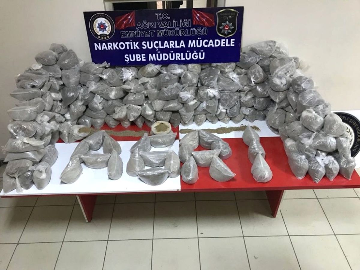 Ağrı\'da 297 Kilo Eroin Ele Geçirildi