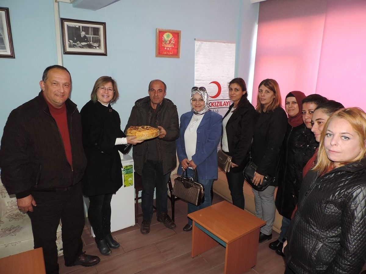 Ak Partililer Kızılay\'a Üye Oldu
