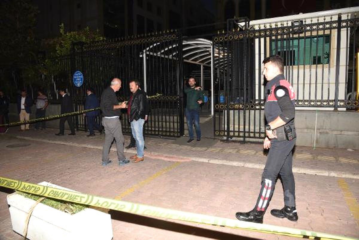 Antalya\'da Adliye Çıkışı Silahlı Saldırı: 1 Yaralı