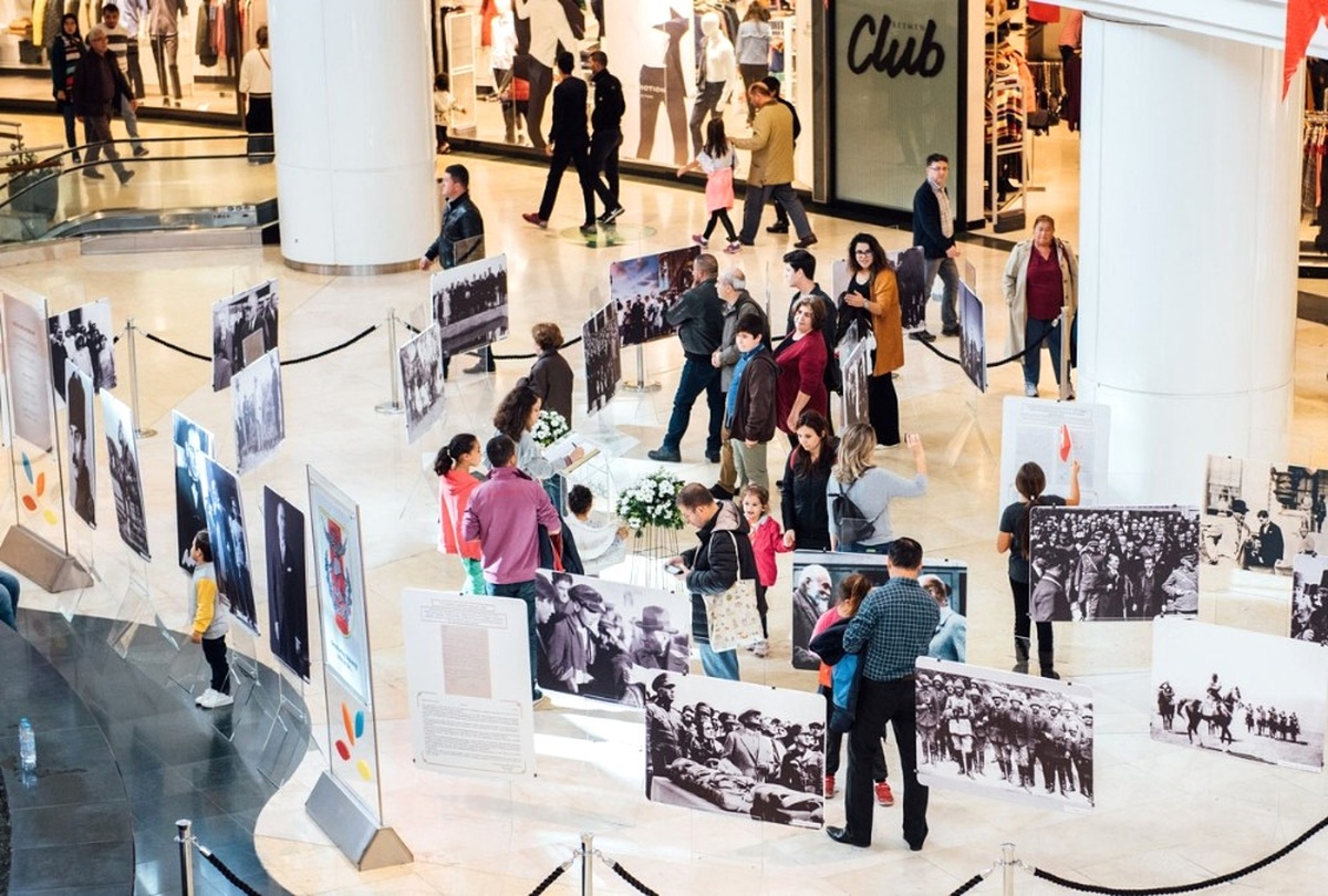 Atatürk\'ü Anarken\' Sergisi İstanbul\'un Üç Köşesinde