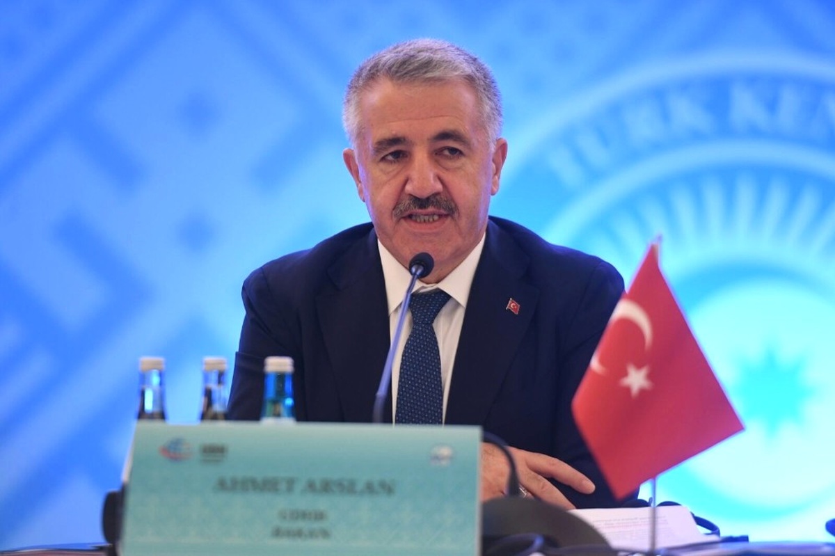 Bakan Arslan: "İlk Haberleşme Uydumuz Olan Türksat 6a\'nında Üretimini Tamamlamayı ve 2020\'de Uzaya...