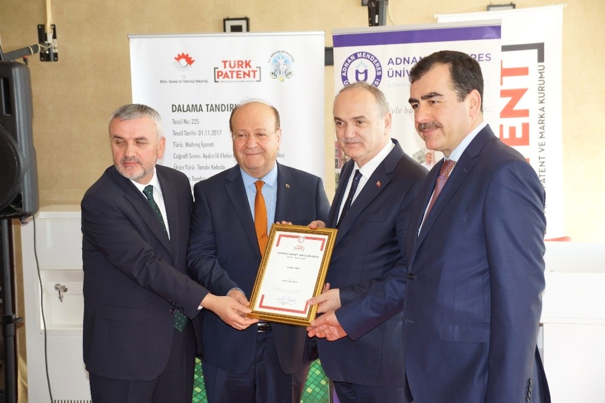 Bakan Özlü, \'Dalama Tandırı\' Coğrafi İşaret Belgesini Başkan Özakcan\'a Teslim Etti