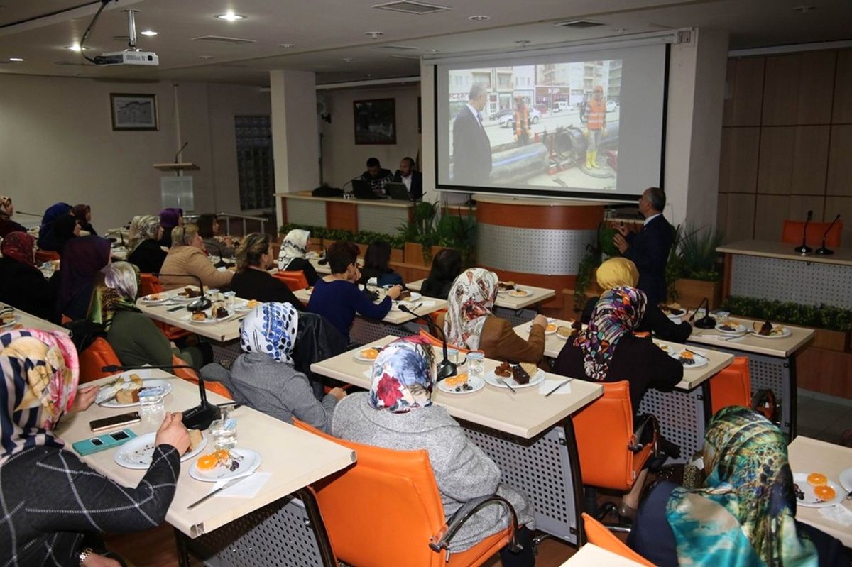Başkan Aydın, Kadınlara Projeleri Anlattı
