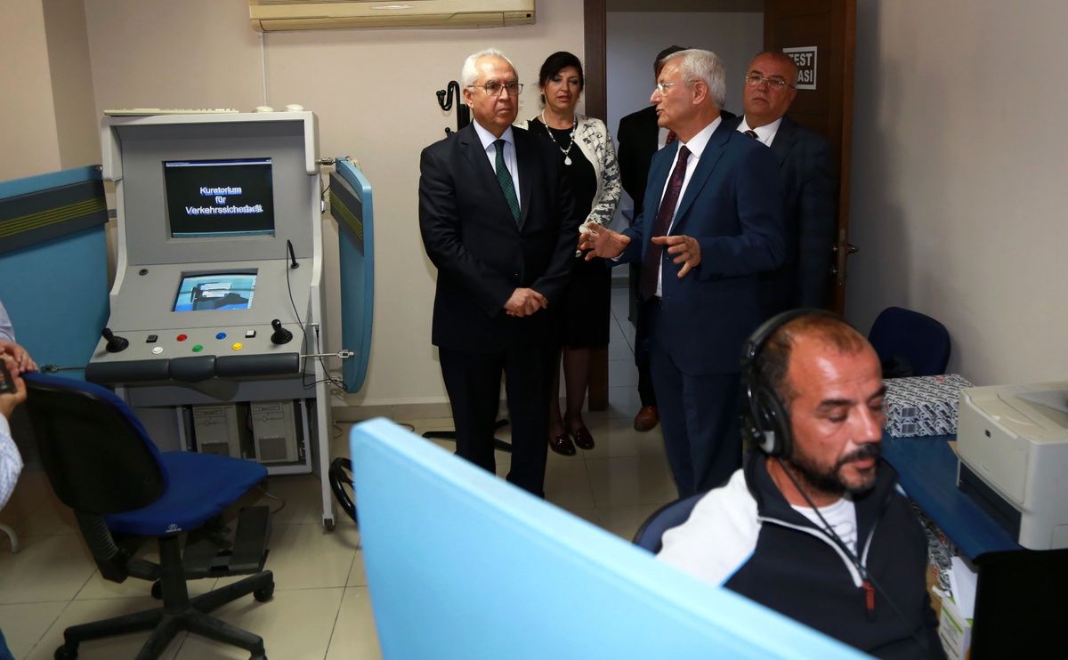 Başkan Selvitopu, Şoförler Odası\'nı Ziyaret Etti