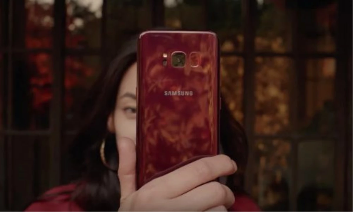 Burgonya Kırmızısı Galaxy S8 Tanıtıldı
