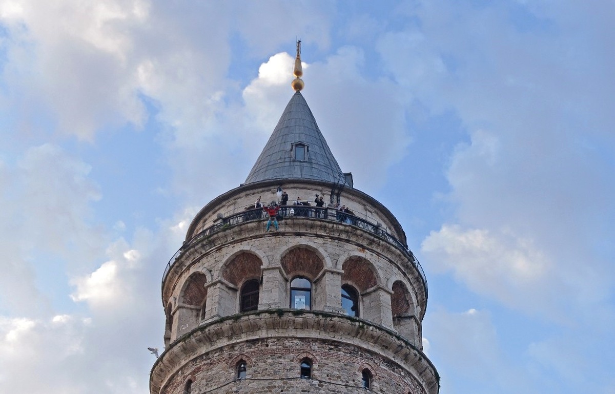Galata Kulesi\'nden İkinci Hezarfen Atlayışı