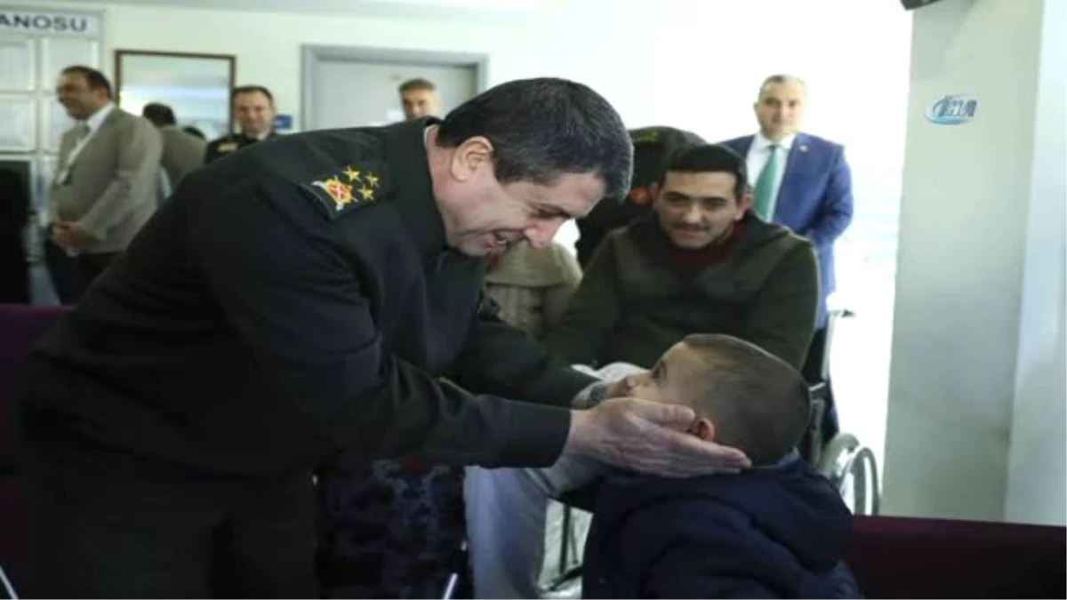 Genelkurmay Personel Başkanı Korgeneral Bayraktaroğlu Trafikte Darp Edilen Gazileri Ziyaret Etti