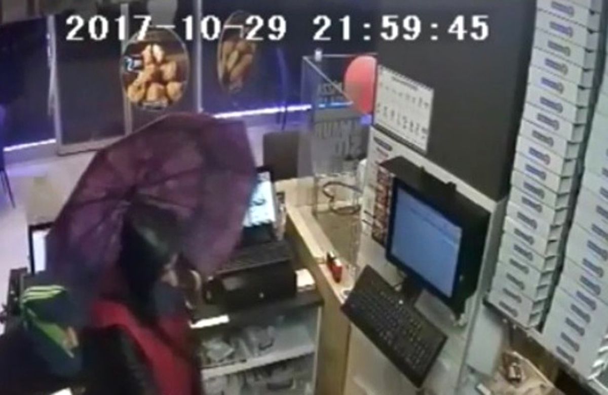 İnternetten Tüfek Alıp Zincirleme Gasp Yapan Zanlılar Yakalandı