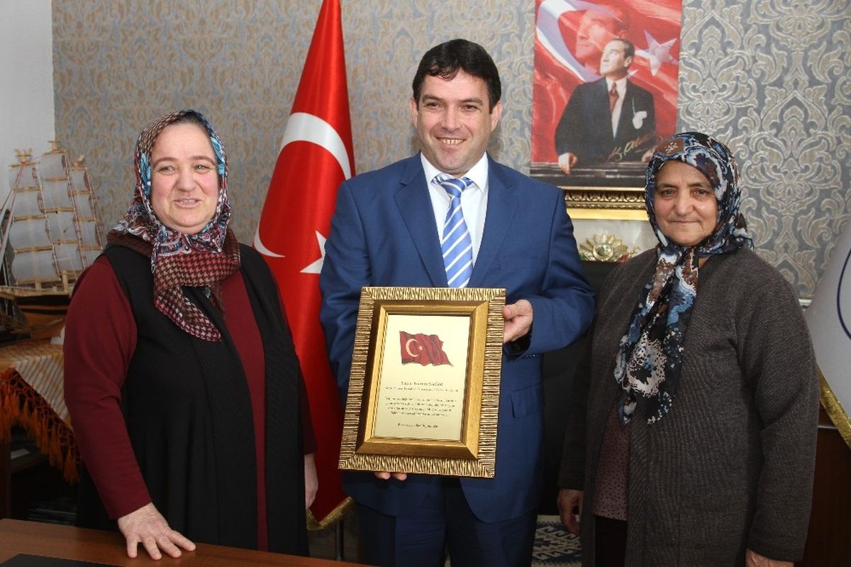 Kadın Esnaflar Başkan Sağır\'a Teşekkür Etti