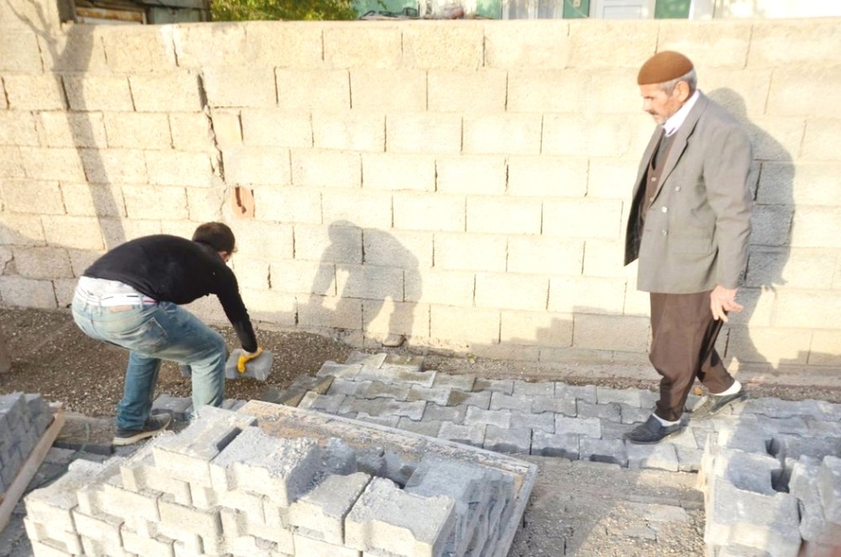 Kahta\'da Kaldırım Çalışmaları Sürüyor
